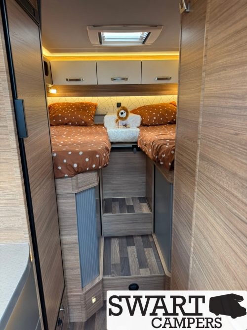 Weinsberg CaraCompact 600 MEG Edition [pepper] photo: 17