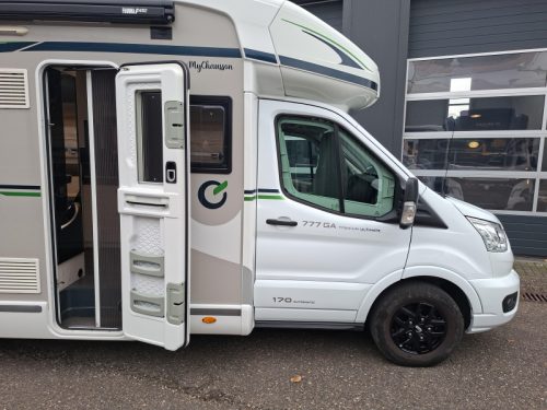 Chausson 777 Titanium Ultimate Einzelbetten XL Garage Foto: 2
