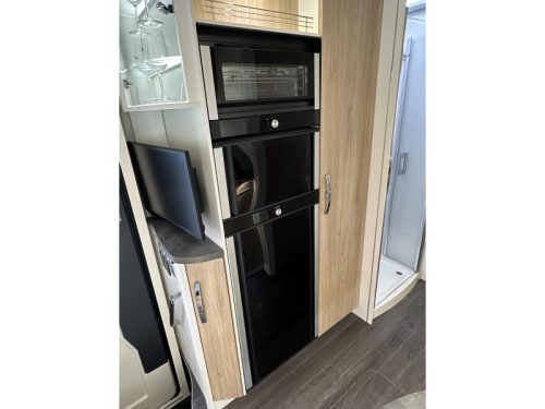 Autocaravana Integral Frankia Platin I 7900 GD Mercedes, E&P, Lithium foto: 12
