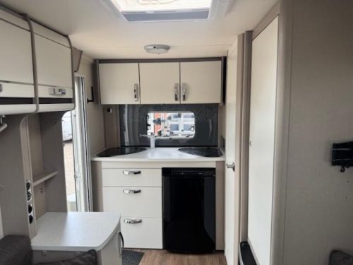 Swift Mondial 370 SE mover unico verona awning photo: 12