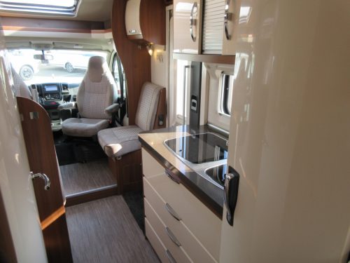 Autocaravana Hobby T 65 GE CON ELEVADOR DE BICICLETAS y AIRE ACONDICIONADO foto: 8