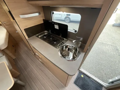 Knaus Sudwind Black Selection 540 FDK STAPELBED-6 PERSOONS  Foto: 5