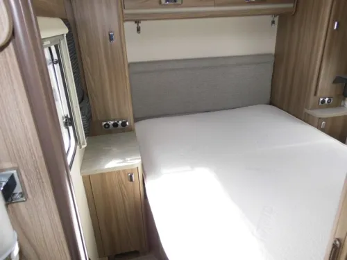 Sprite Cruzer 520 SR Mover, Air conditioning and awning photo: 4