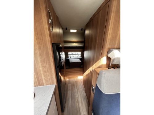 Weinsberg CaraHome 600 DKG Bunk bed/Overcab/6-seater photo: 18