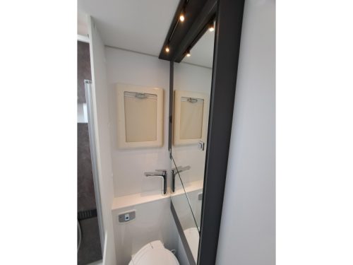 Adria Sonic 600 SL 180HP (ex-rental) photo: 13