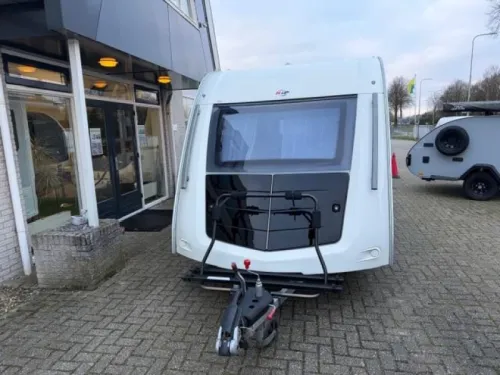 Kip Isa White 41 TCB Mit Rangierhilfe Und Markise Foto: 1