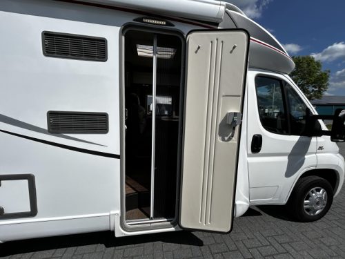 B&uuml;rstner Nexxo 728 T Single-beds/2015/Euro-5 photo: 16