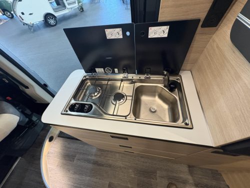 Weinsberg CaraBus 600 MQ edition FIRE / Automatik Foto: 14