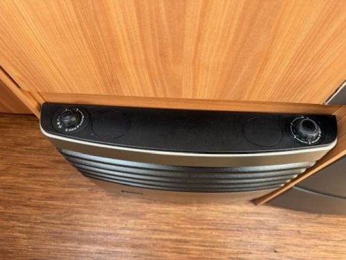 Hobby De Luxe 400 SFE incl. air awning photo: 12