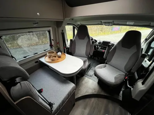 Carado Vlow 600 - 165pk - bonita Camper van foto: 5