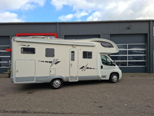Giottiline Therry 45 T luxuri&ouml;ses und ger&auml;umiges Alkoven-Wohnmobil f&uuml;r 5 Personen Foto: 2