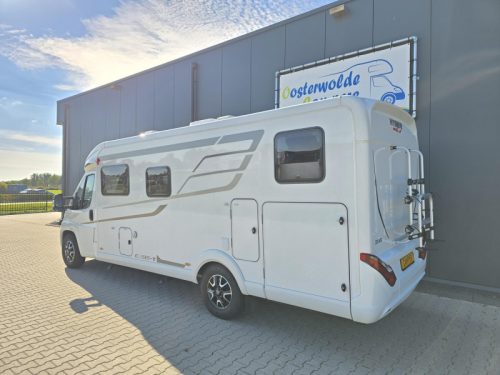 Hymer Exsis-T 678 Automatic 180hp Single beds photo: 1