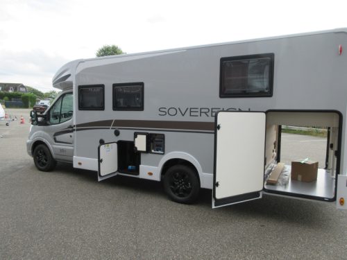 McLouis Sovereign 381 Queens bed / automatic photo: 5