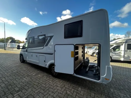 Adria Coral Axess 650 DL Zenec Audio, Solarmodul Foto: 2