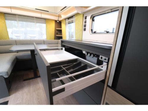 Fendt Apero 465 SFB French bed /Thule awning photo: 10