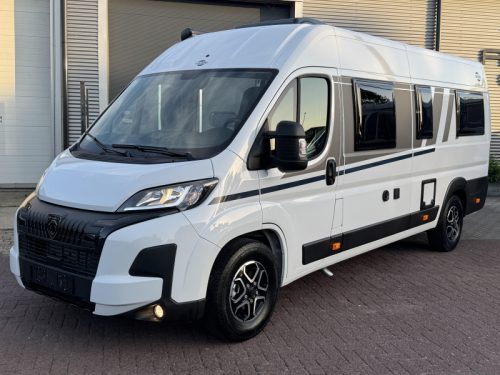 Carado CVE 640 8T Automatic-Longitudinal beds photo: 3