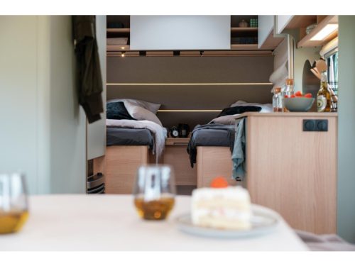 LMC Style Lift model 2027 single beds photo: 8