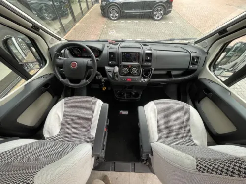 Karmann Davis 620 Single Beds Automatic photo: 9