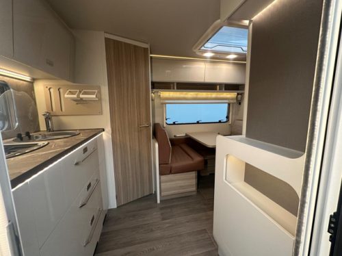 B&uuml;rstner Averso 470 TS Harmony Line photo: 3