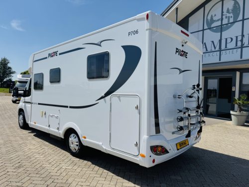 Pilote Essentiel P 706 Queensbed Pop-top roof photo: 9