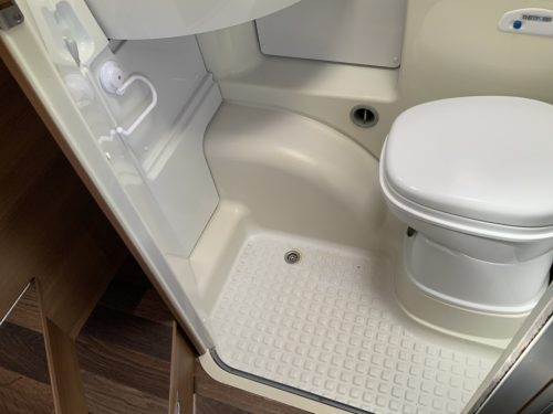 Knaus Van Ti 600 2.3 130 HP Semi-integrated, Transverse bed, Half-dinette, Swivel seats, etc. Year of manufacture 2013 Camper centrum on the road Marum photo: 29