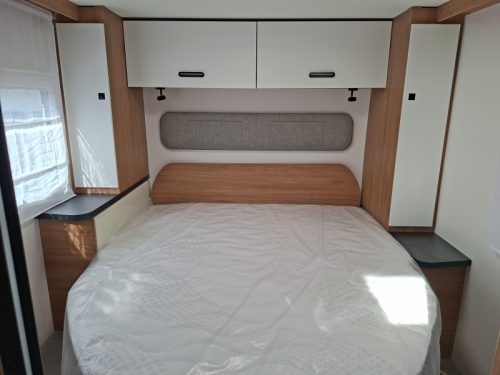 Chausson 798 Titanium Line Luxus mit ger&auml;umigem Queensbett Foto: 9