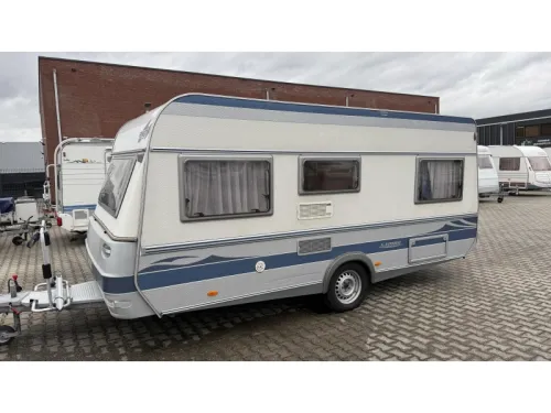 Fendt Saphir 470 TF French bed dinette toilet photo: 14