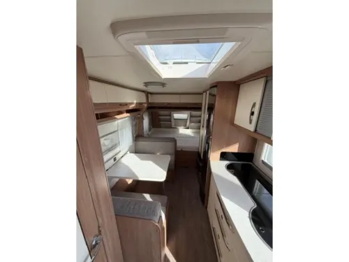 Hobby De Luxe 490 KMF Etagenbett sehr komplett Foto: 11