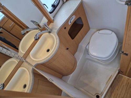 Eriba - Hymer 532 Single - single beds or XXL bed & awning photo: 19