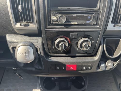 Hymer T 704 SL single beds levelling system photo: 20