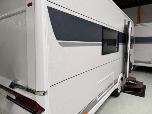 Hobby Excellent 495 WFB floor heating/1800 kg photo: 2