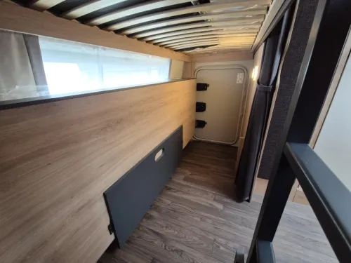 Knaus Sport Platinum 500 QDK Bunk bed and garage door photo: 20
