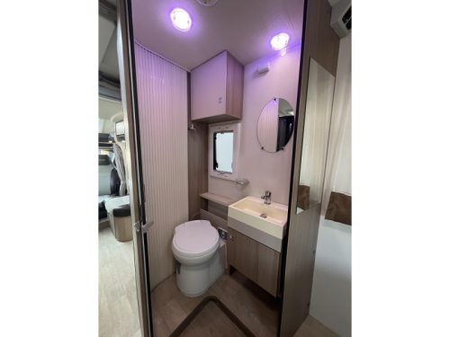 Chausson Titanium 718 XLB Queensbed photo: 18