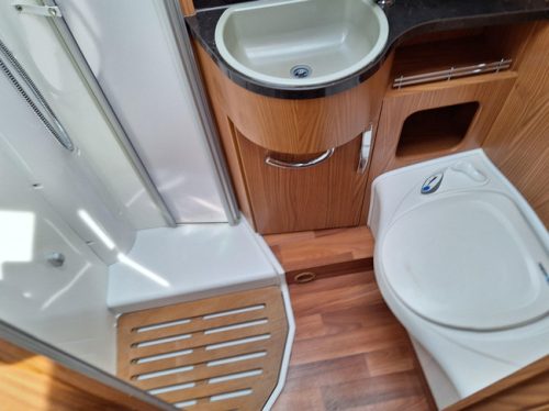 Hymer B614 SL Star Edition 3.0 L 160 CV+DB CHA&Icirc;NE photo: 15