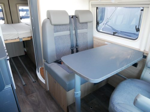 Sunlight 540, Compacte 5.40 Buscamper, Dwarsbed, Dakairco, Trekhaak foto: 8