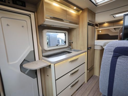 Knaus Sky TI 650 MEG single beds | towbar photo: 5