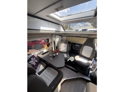 Adria Twin 640 SGX Supreme 9 traps automaat full options 160 pk elktr lengte hefbed luifel trekhaak eltr schotel tv leder foto: 20
