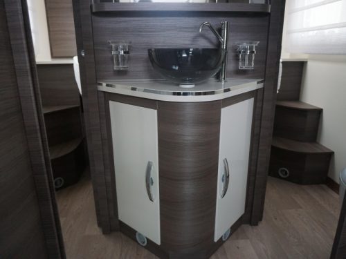 McLouis Carat 480 G Air suspension, Leveling system photo: 9