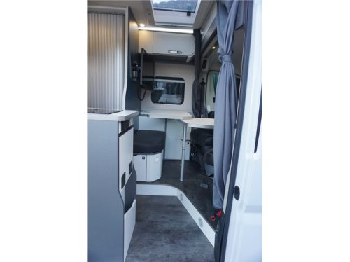 mooveo 60EB Prestige 140pk + Einzelbetten/ Lithium/ LPG/ TV/ Anh&auml;ngerkupplung/ Wechselrichter/ Garantie! Foto: 10