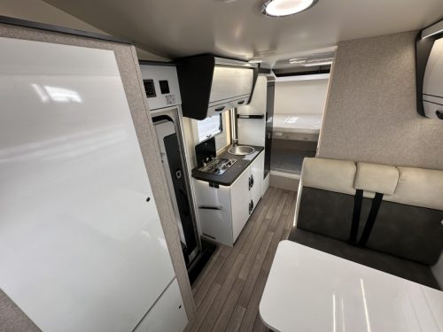 McLouis Glamys 320 NEW 8-Berth Overcab 140HP photo: 5