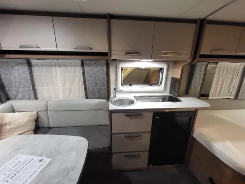Knaus Sport 450 FU as new  photo: 7