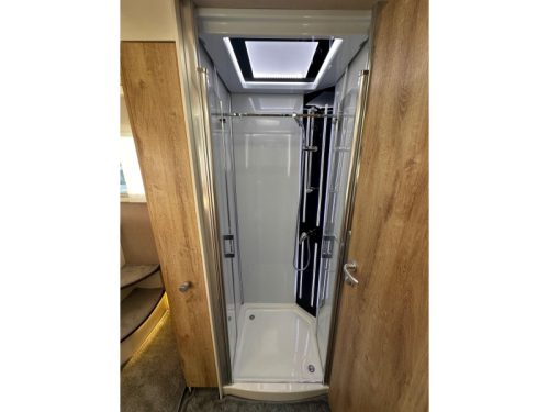 Frankia Platin 8400 QD Mercedes Automatic 190HP photo: 13