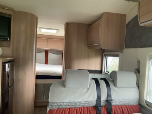 B&uuml;rstner Ixeo IT 700 2.3 MultiJet 130 PK, Queensbed, Zij-bank, Draaistoelen, Bj.2012 &ldquo;Uw Camper-verkoopmakelaar  Camper centrum on the road foto: 15