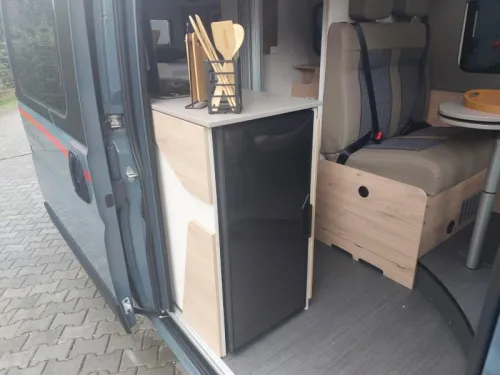 Dethleffs Globetrail 640 ES 95-Jahre-Paket -Automatik Foto: 11