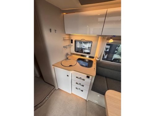 Hymer Tramp 685 &eacute;tat impeccable salon face &agrave; face photo : 10