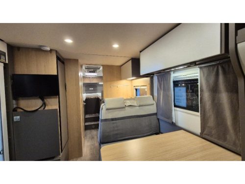 LMC Tourer Lift H 730 G Drop-down bed/air conditioning/solar panel photo: 10
