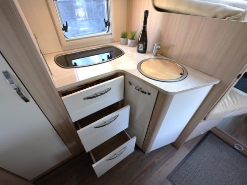 B&uuml;rstner Nexxo 660 T Automatic Roof air conditioning TV photo: 10