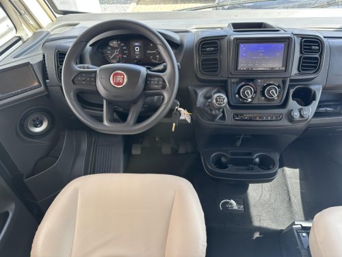 Elnagh Magnum 582 140HP Queensbed Roof Air Conditioner photo: 19