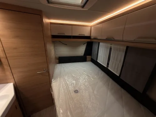 Knaus Sudwind Black Selection 500 FU 1800KG+Boden+Franz&ouml;sisches Bett  Foto: 11