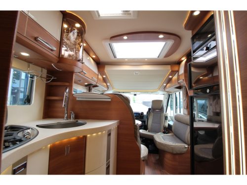 Carthago Chic C-Line I 4.9 LE-L Single beds + Pop-top roof  photo: 39